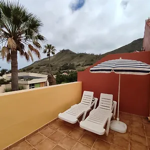 https://cheerful-3-bedroom-town-house-with-garage.adeje-hotels.com